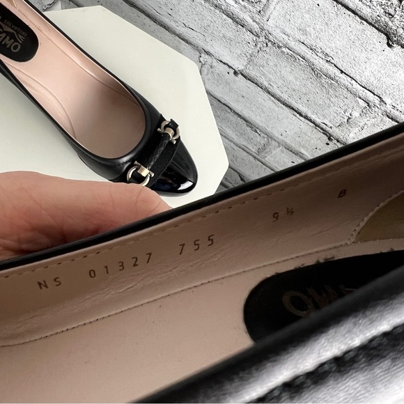 COPY - Salvatore Ferragamo Vintage Black Leather Horsebit Kitten Heel Pumps Siz… - Picture 11 of 11